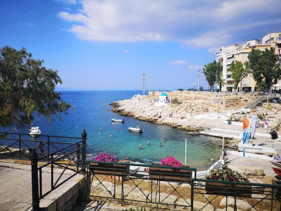 Apartment With Terrace In Piraiki Piraeus Exterior photo